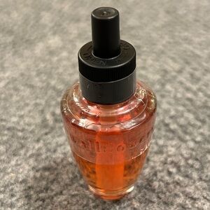 White Barn Fragrance Oil with Black Cap